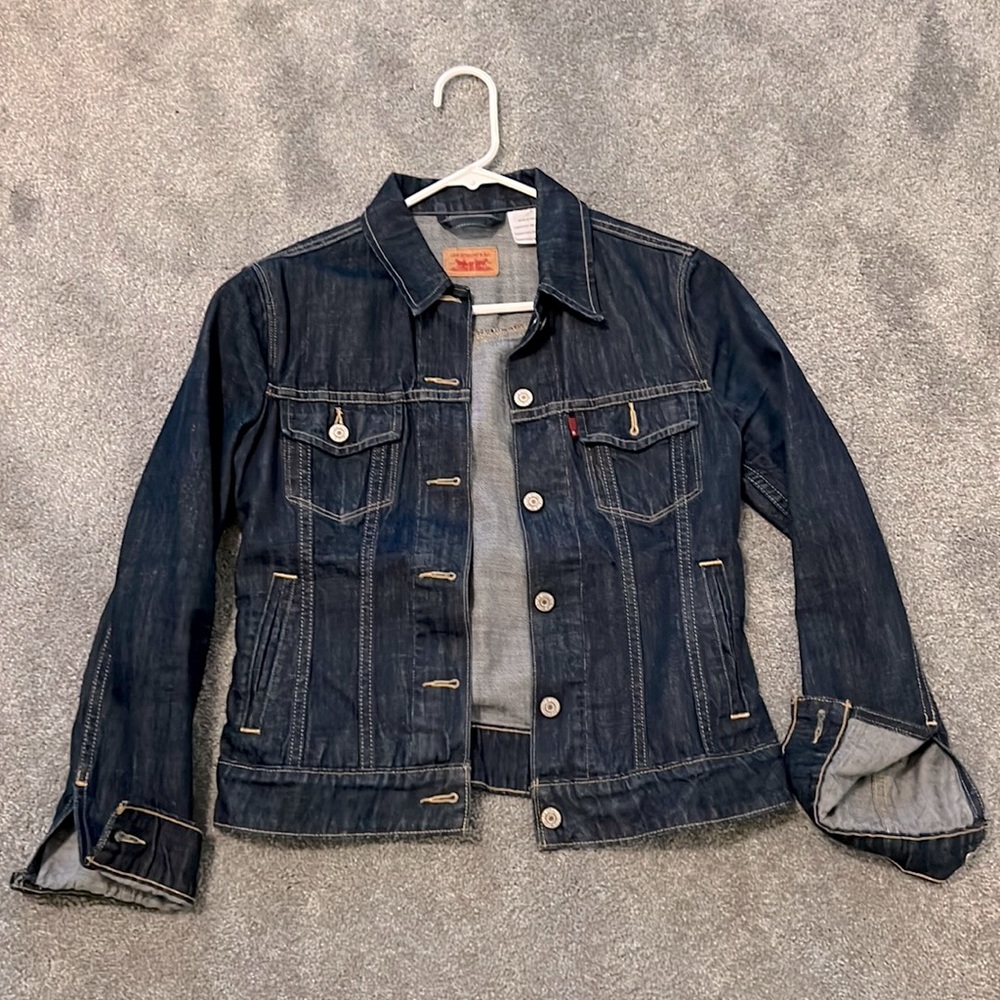 Levi’s Women’s Jacket Size Medium Great Condition
